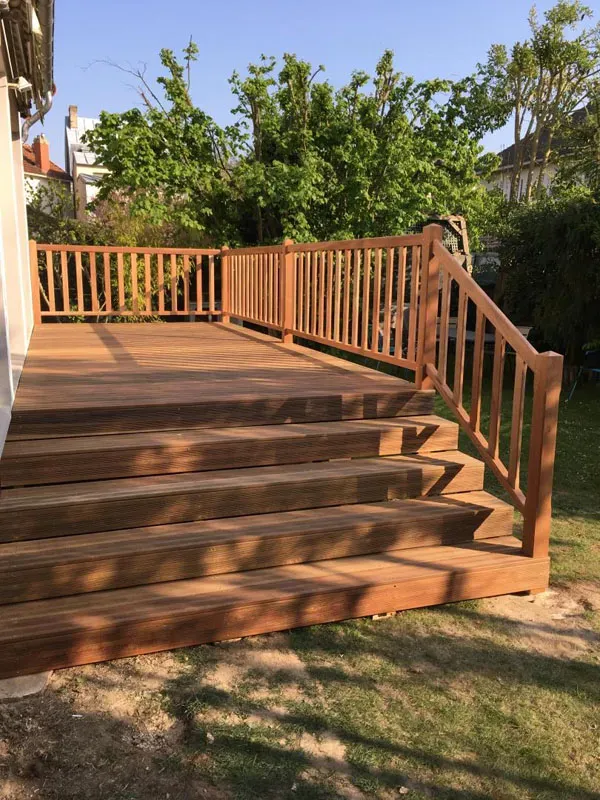 terrasse-bois-claire-exterieure.jpg